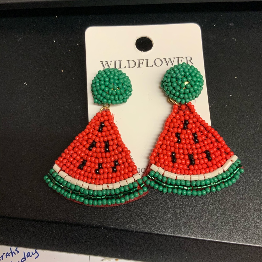 Watermen slice shaped seed bead earrings